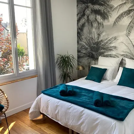 Apartament Hyper Centre Lumineux Avec Balcon